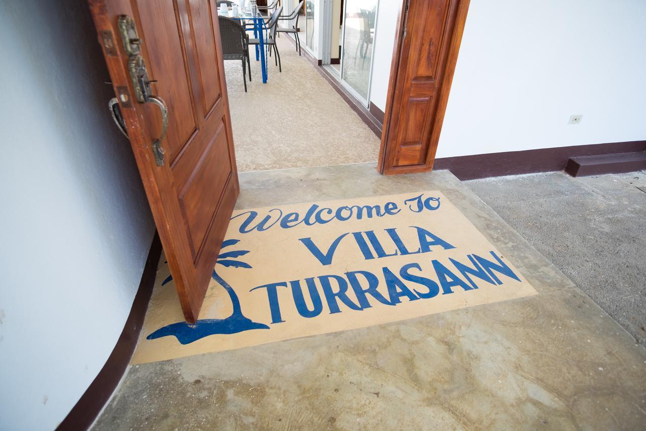 Villa Turrasann Runaway Bay Εξωτερικό φωτογραφία